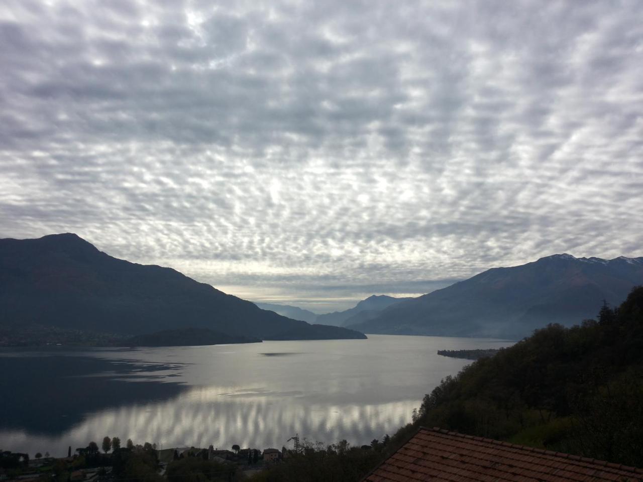 Appartamenti Montemezzo Le Case In Pietra Sorico Exterior foto