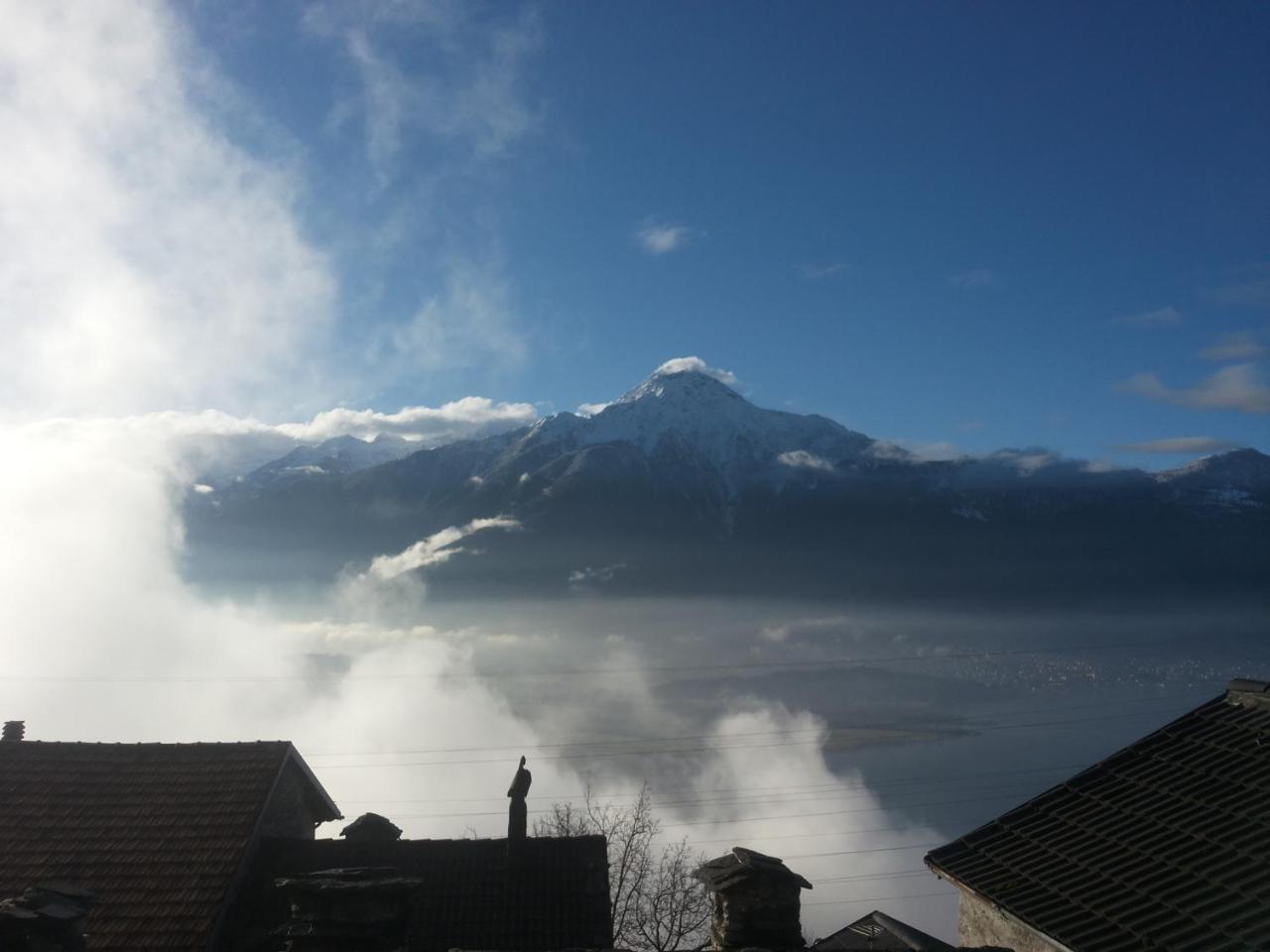 Appartamenti Montemezzo Le Case In Pietra Sorico Exterior foto