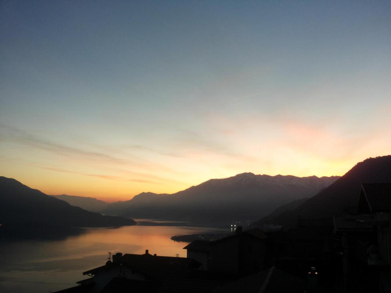 Appartamenti Montemezzo Le Case In Pietra Sorico Exterior foto